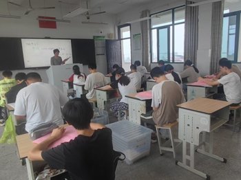 海安市2024年秋季学期学生资助政策简介暨告家长书的宣传学习